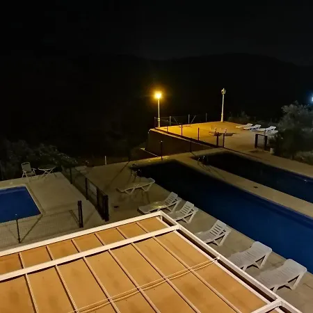 Exquisite Modern 2-bed House In El Pinar De Vakantiehuis *
