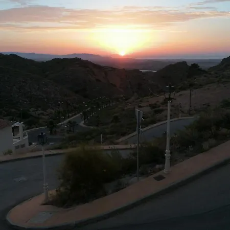 Exquisite Modern 2-bed House In El Pinar De Vakantiehuis *